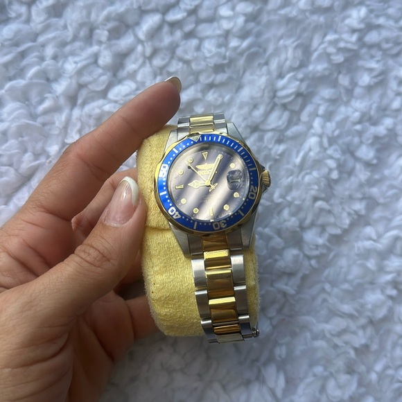 Invicta - Picture 2 of 5